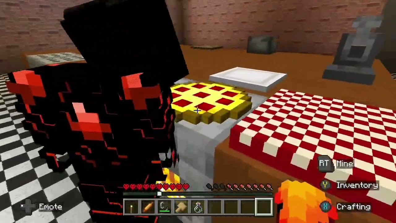 Work At A Pizzaria (HORROR MAP) — screenshot 1